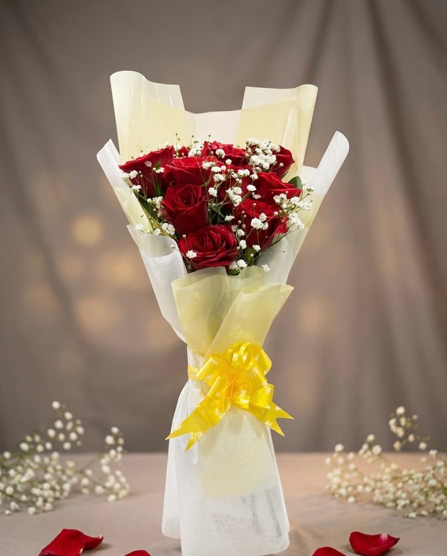 Golden Whisper Red Rose Bouquet🪴